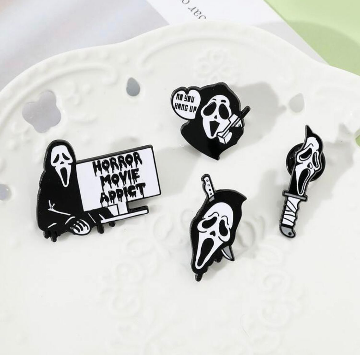 Scream Ghostface Brooch Set
