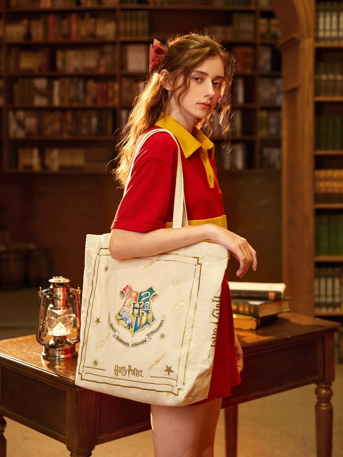 Harry Potter Hogwarts Crest Tote Bag