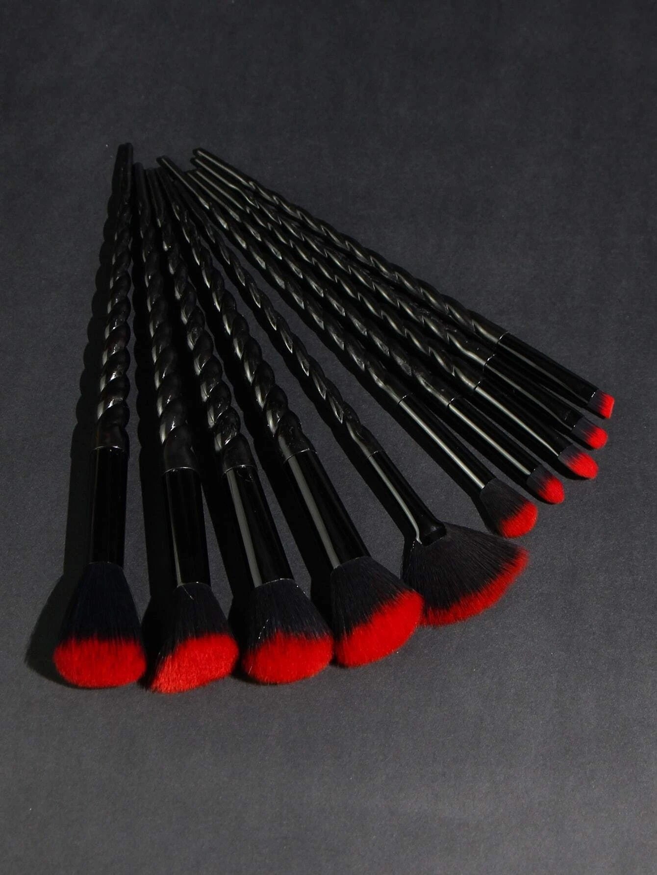 Halloween Edition - Black & Red Twisted Handle Makeup Brush Set