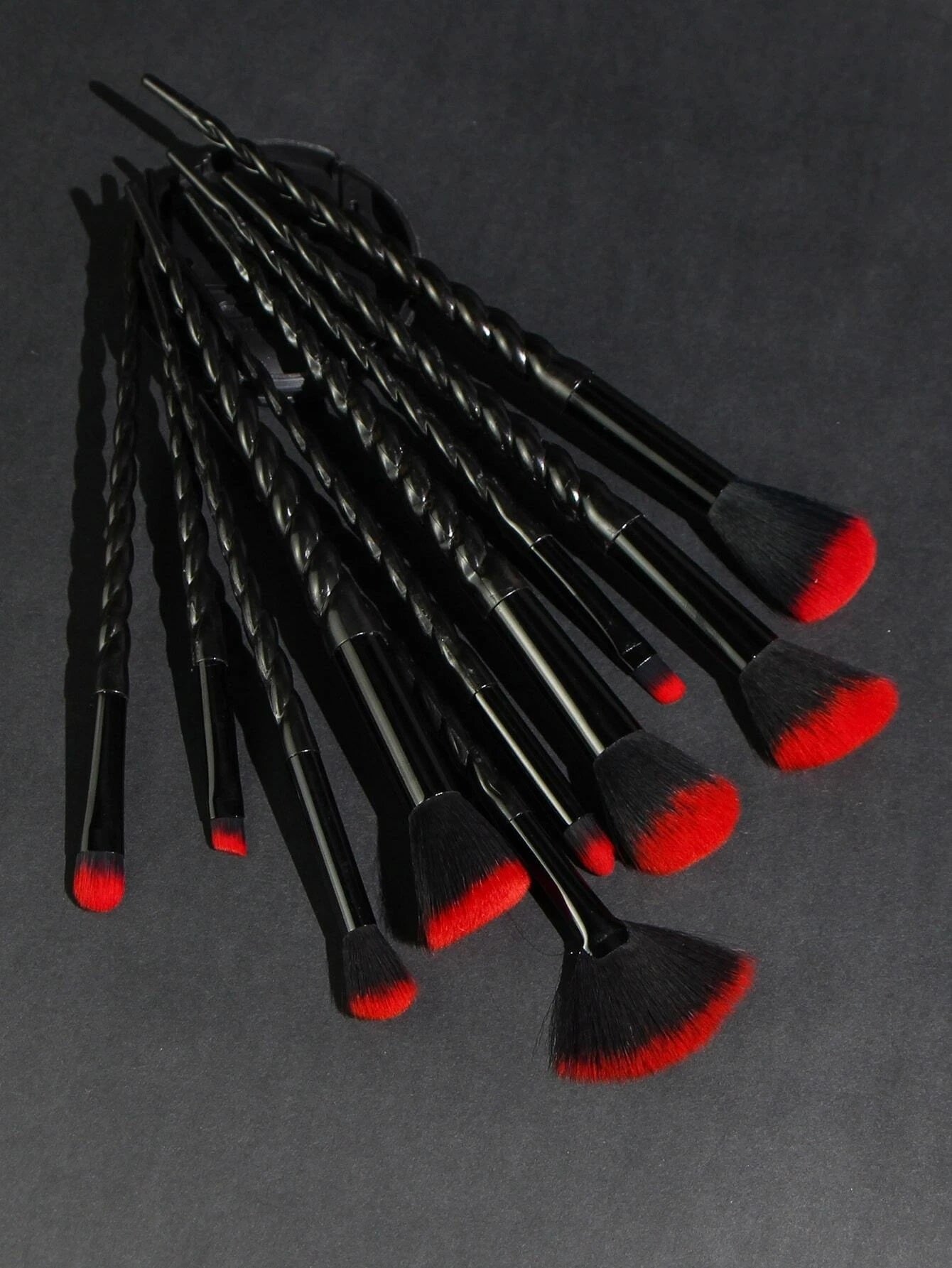Halloween Edition - Black & Red Twisted Handle Makeup Brush Set